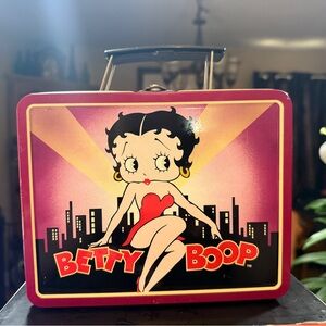 Vintage Betty Boop Retro Lunchbox by Kings Features Syndicate